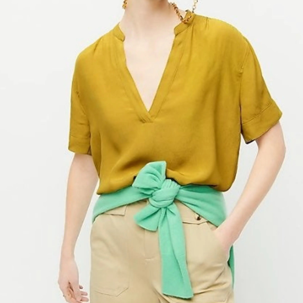 J. Crew Mustard Drapey Band Collar V-Neck Short Sleeve Blouse Top • Size XS 🔴